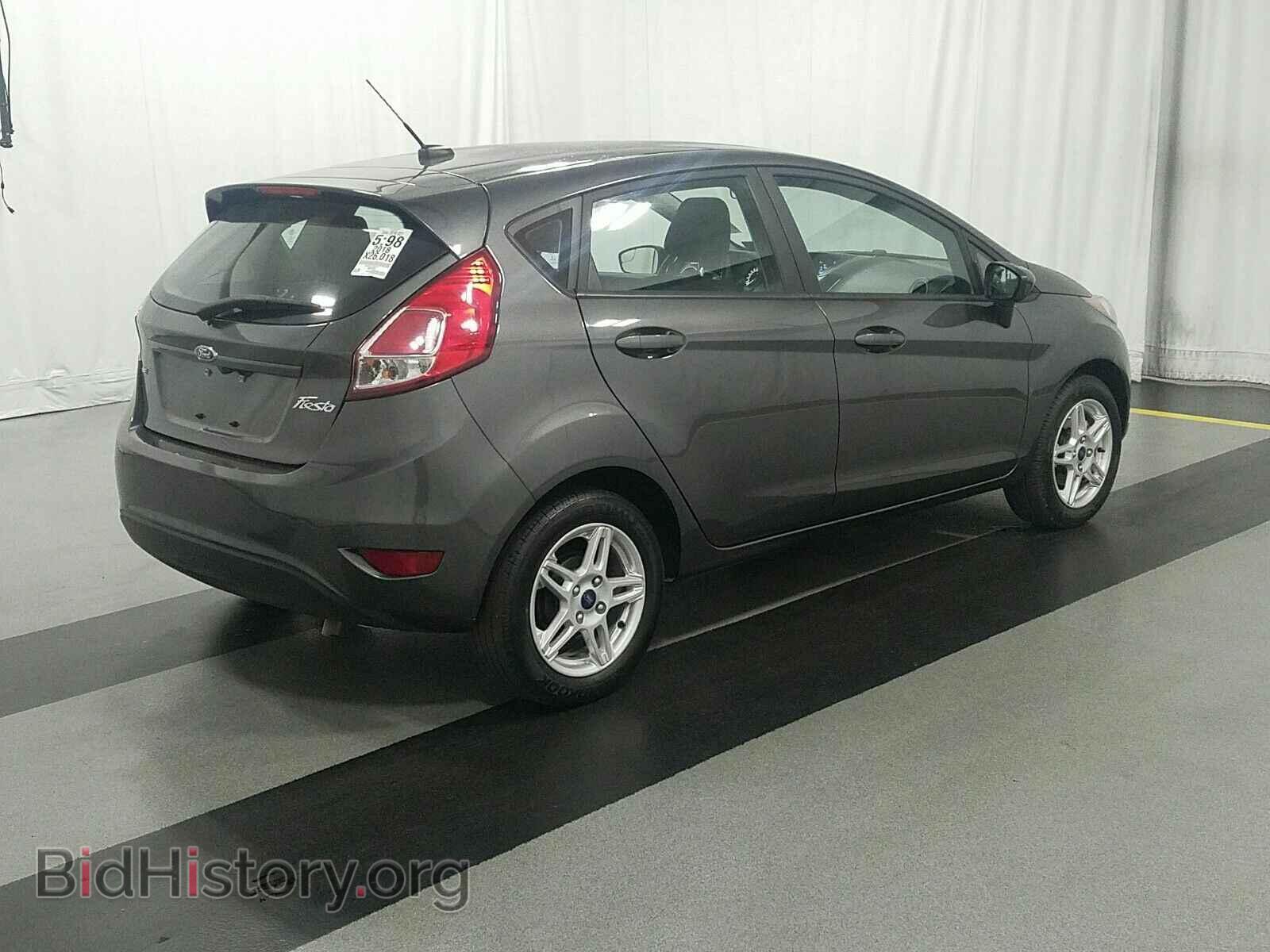 2018 Ford Fiesta - VIN: 3FADP4EJ4JM113217 - Фото 4