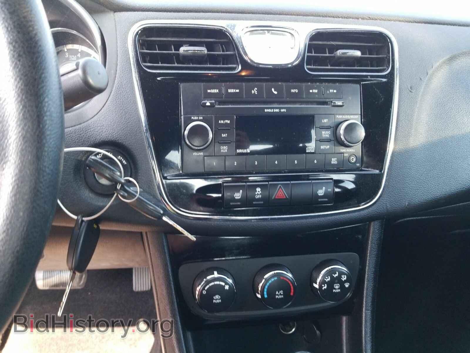 2011 Chrysler 200 - VIN: 1C3BC4FB5BN558050 - Фото 4