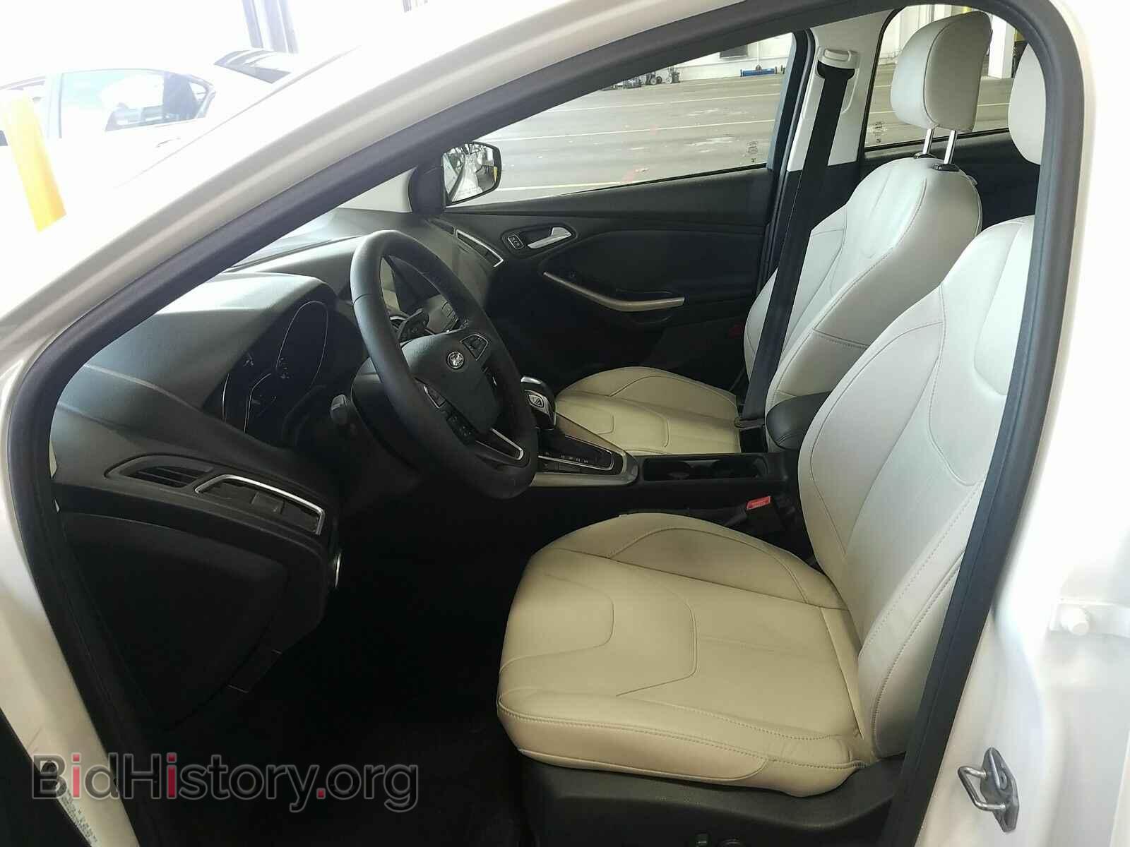 2016 Ford Focus - VIN: 1FADP3J24GL240486 - Photo 3