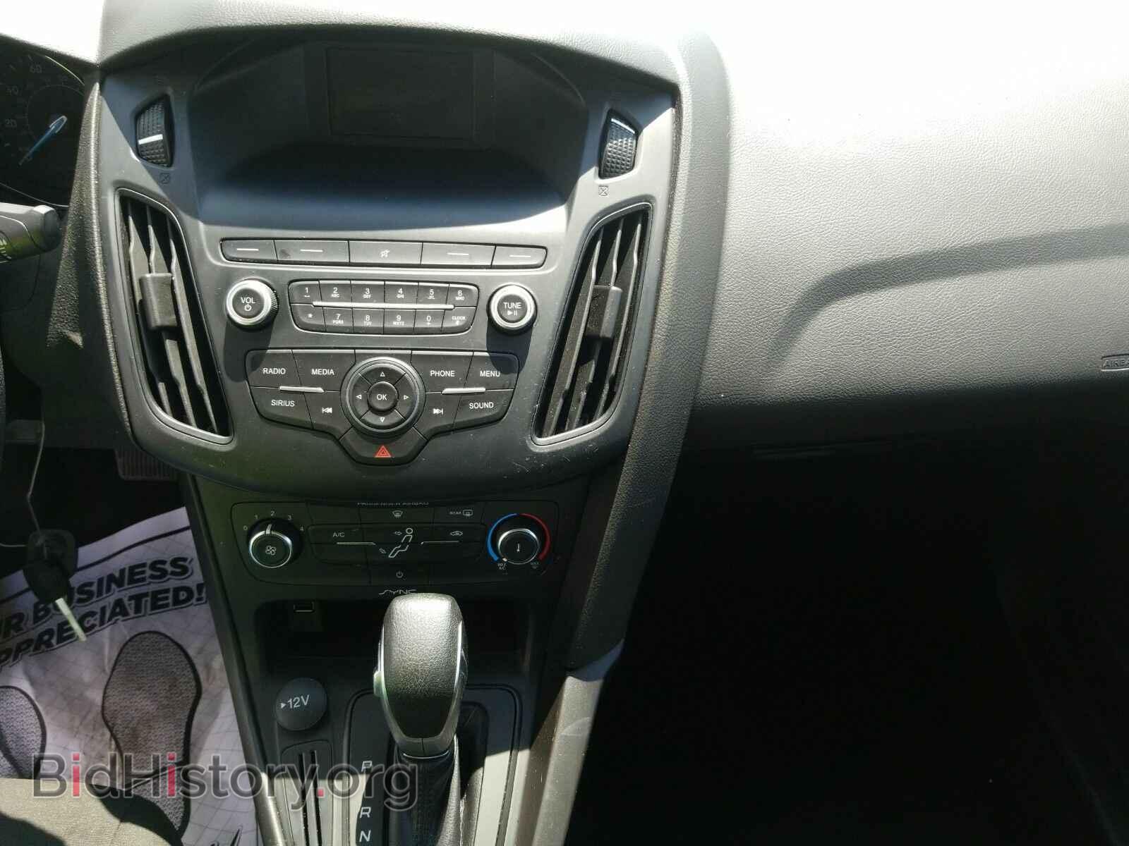 2018 Ford Focus - VIN: 1FADP3F20JL239609 - Фото 4