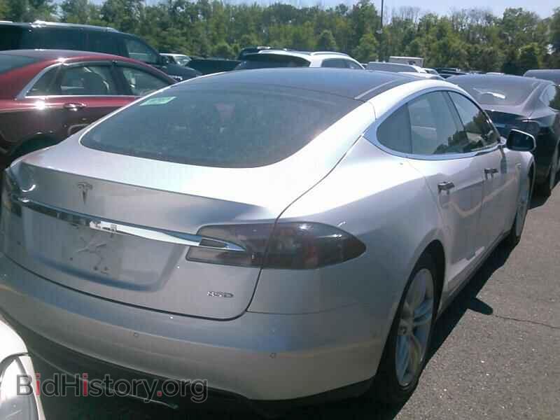 2015 Tesla Model S - VIN: 5YJSA1E20FF114256 - Photo 2