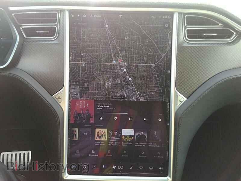 2017 Tesla Model X - VIN: 5YJXCBE44HF035781 - Photo 4