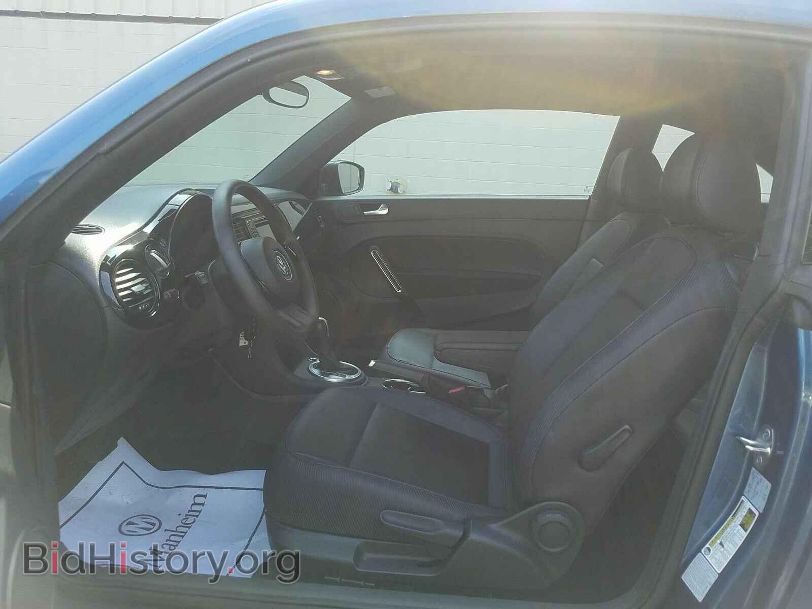 2017 Volkswagen Beetle - VIN: 3VWF17AT0HM624041 - Фото 3