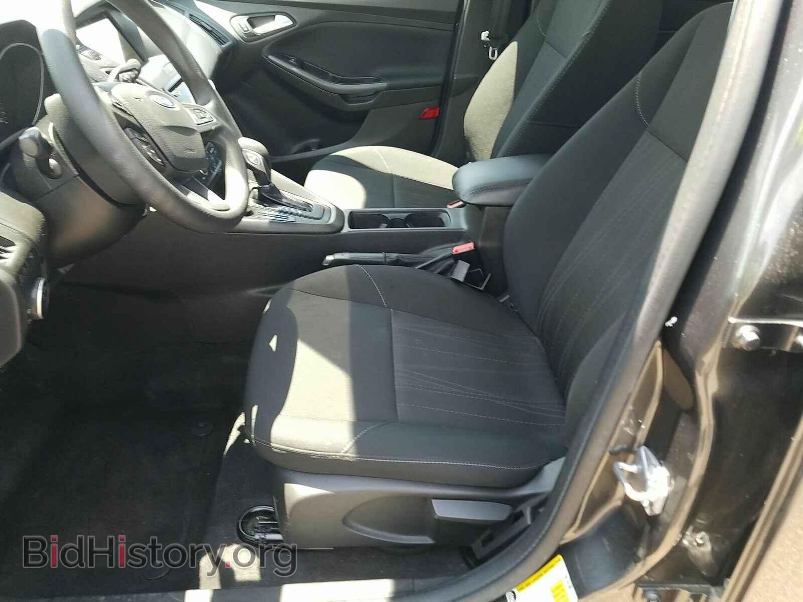 2018 Ford Focus - VIN: 1FADP3H28JL240438 - Фото 3