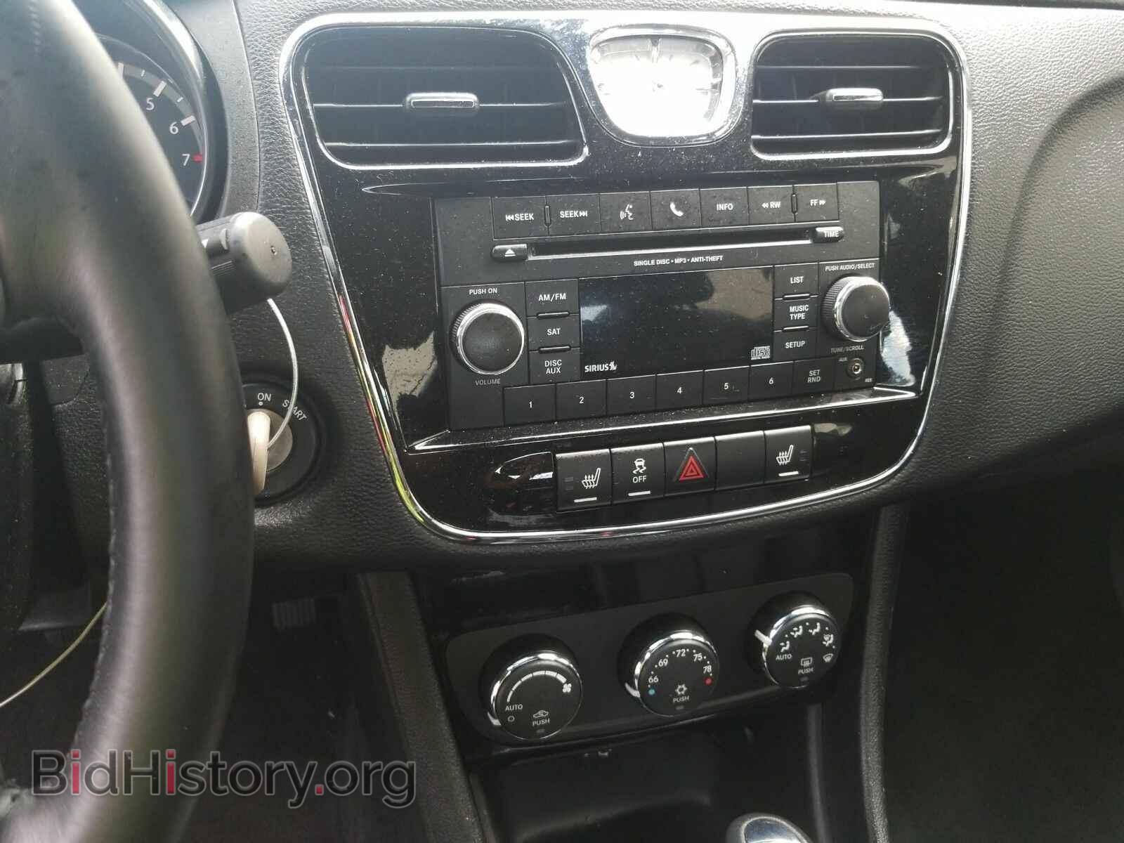 2014 Chrysler 200 - VIN: 1C3CCBCG4EN199044 - Фото 4