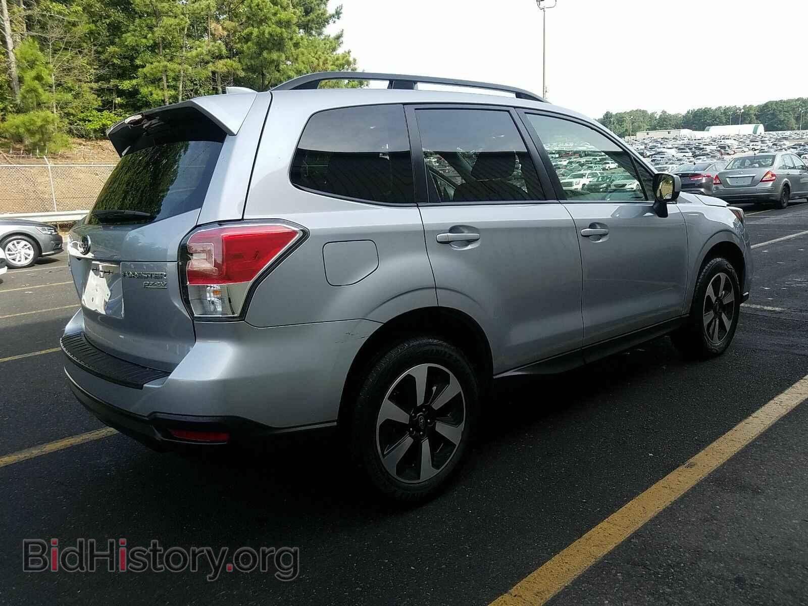 2017 Subaru Forester - VIN: JF2SJAGC8HH483747 - Фото 2