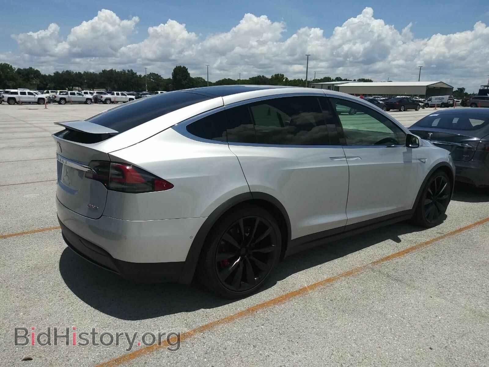 2016 Tesla Model X - VIN: 5YJXCAE45GF003771 - Фото 2