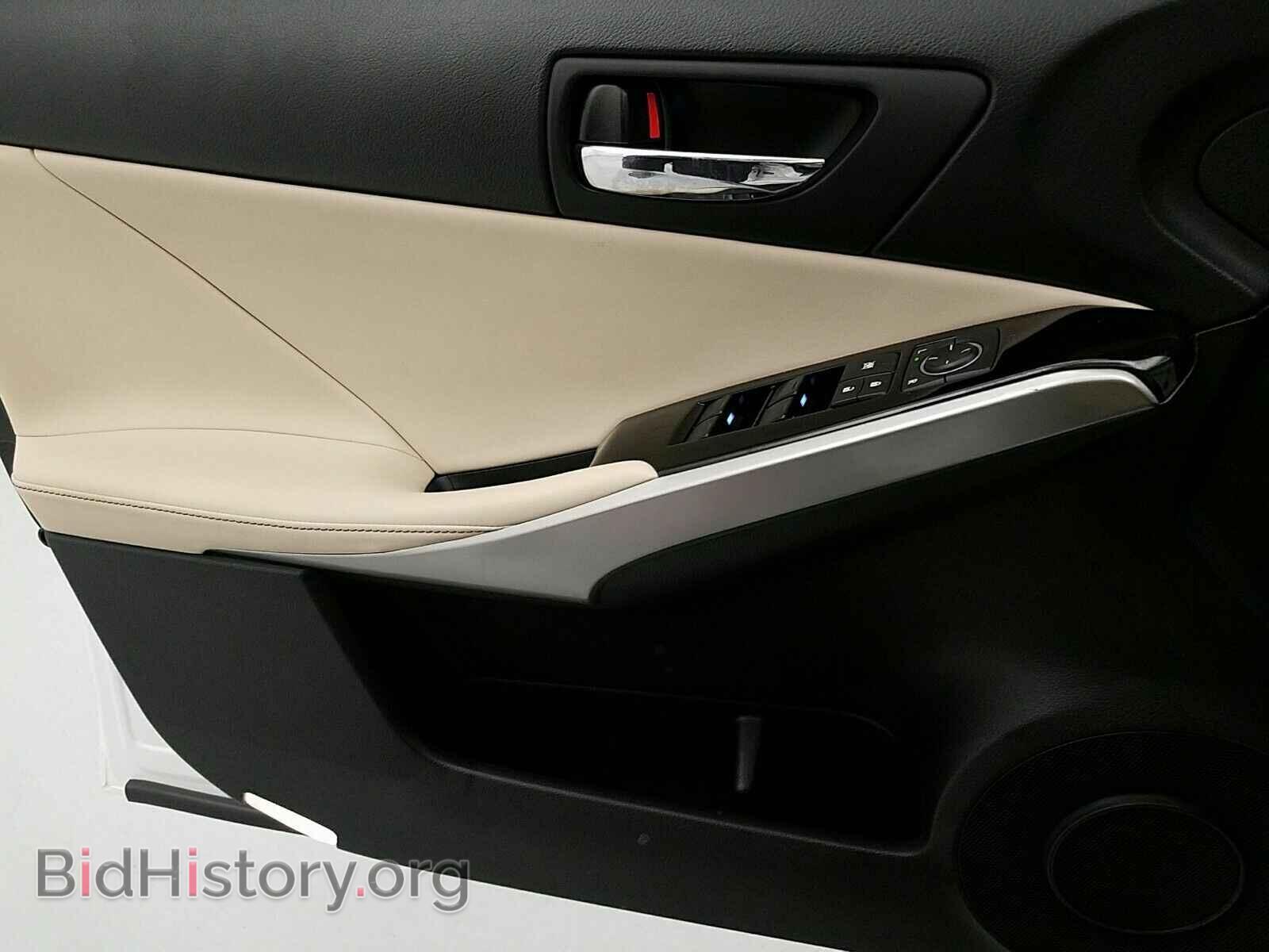 2016 Lexus IS 300 - VIN: JTHCM1D24G5012022 - Фото 9