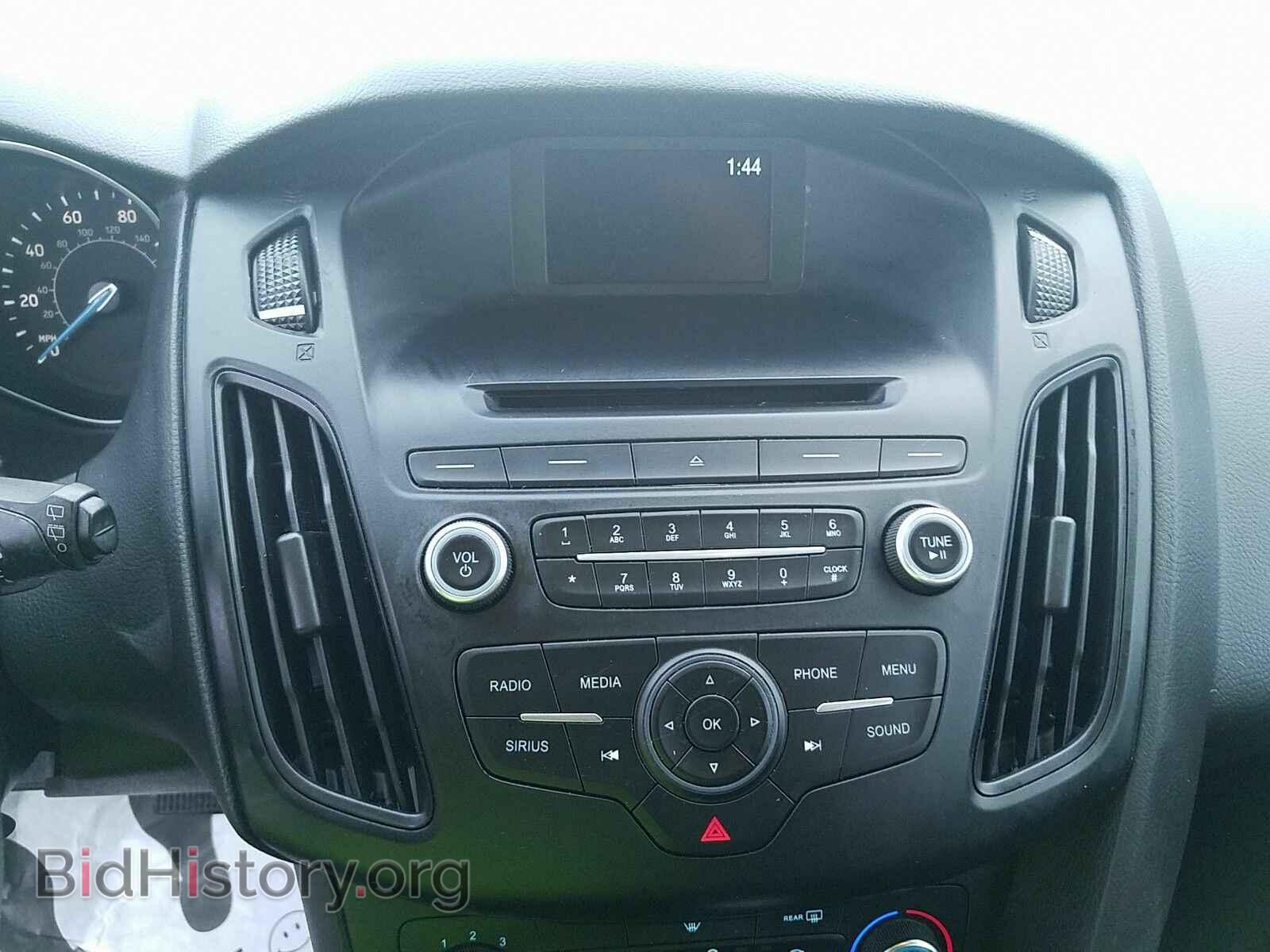 2016 Ford Focus - VIN: 1FADP3K28GL284084 - Фото 4
