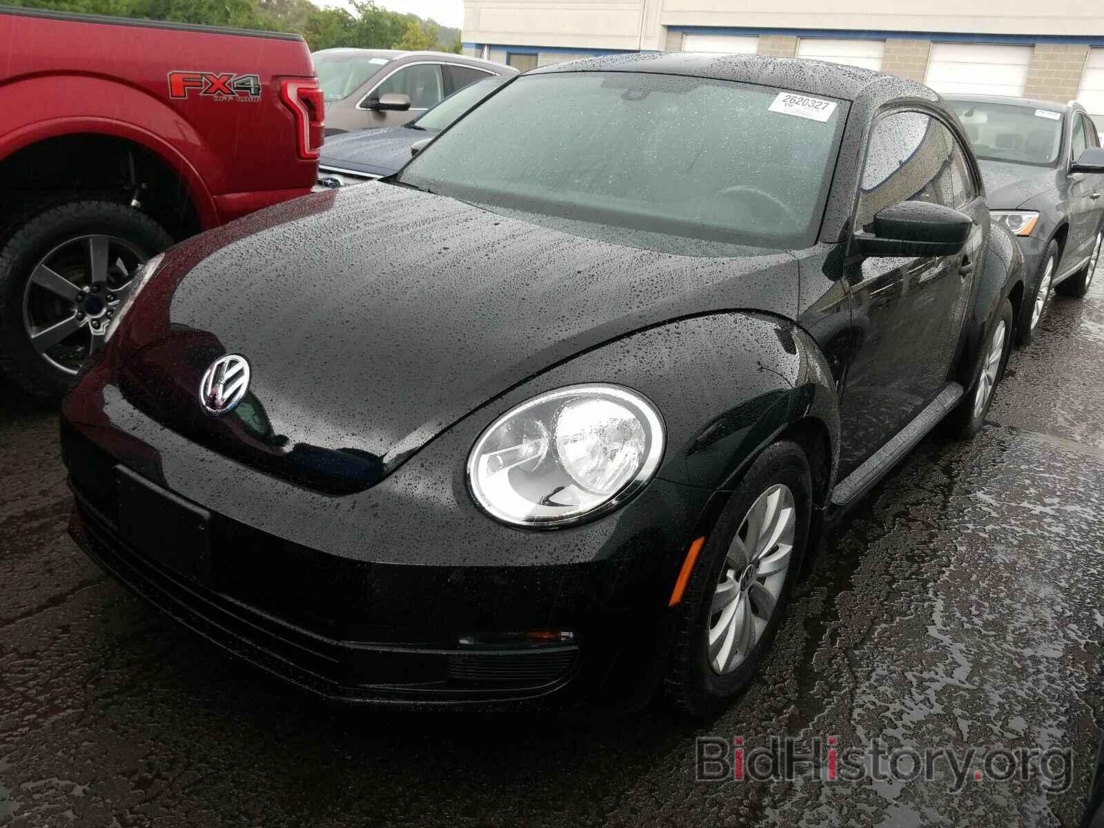 Photo 3VWF17AT7GM632457 - Volkswagen Beetle Coupe 2016