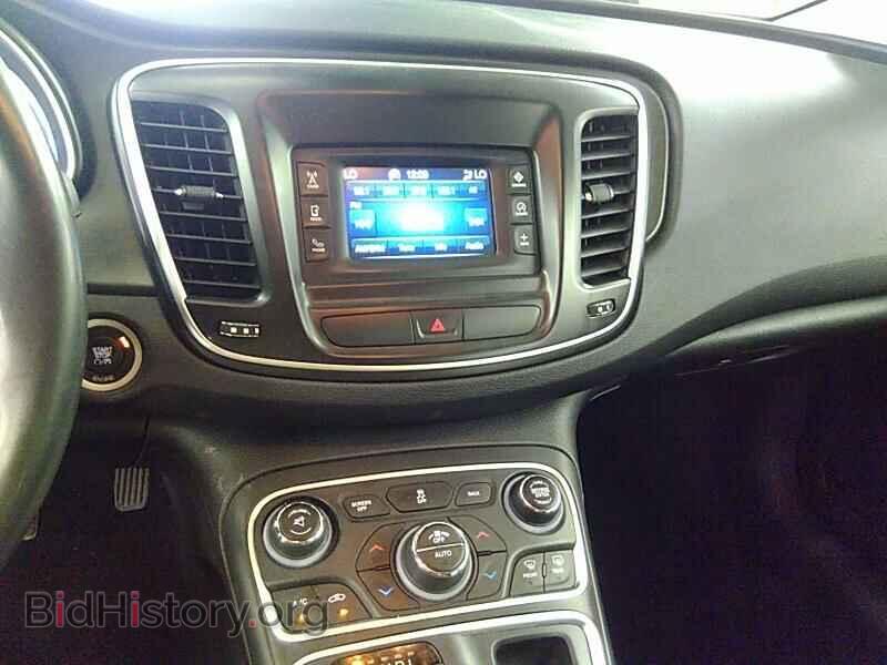 2016 Chrysler 200 - VIN: 1C3CCCAB7GN107649 - Photo 4