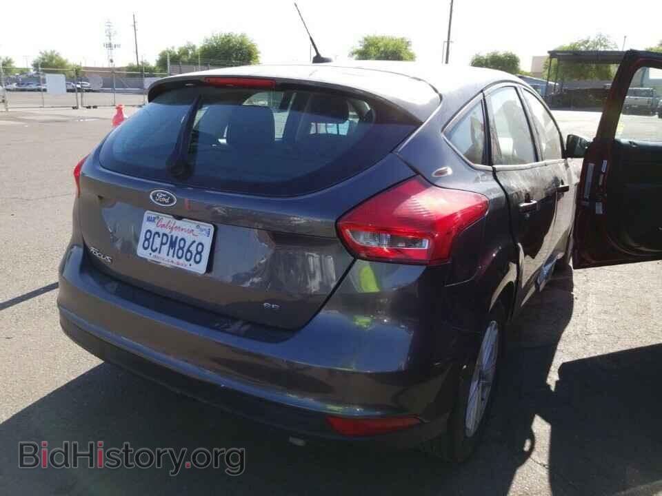 2018 Ford Focus - VIN: 1FADP3K22JL295105 - Фото 2
