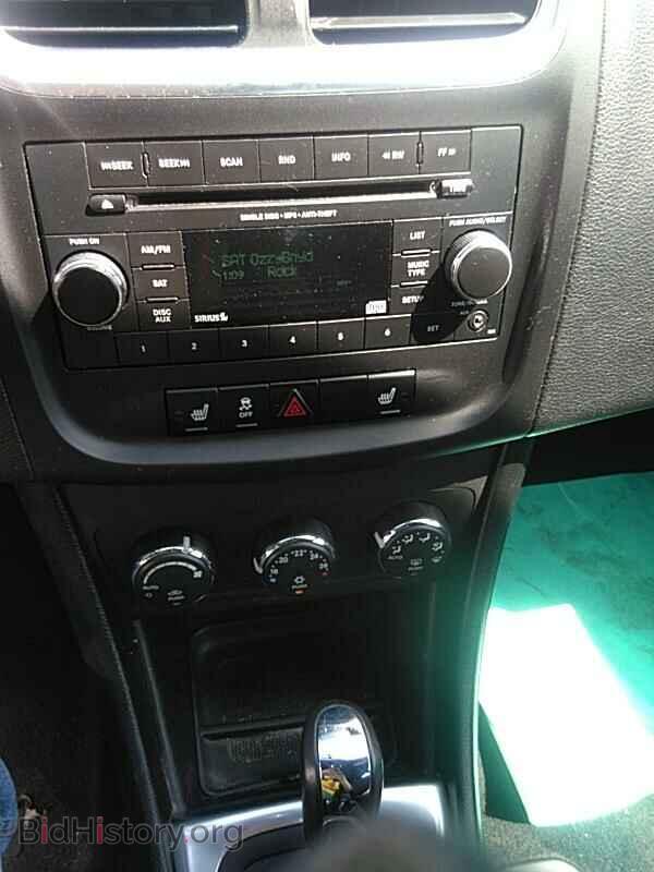 2013 Dodge Avenger - VIN: 1C3CDZCB1DN759501 - Photo 4
