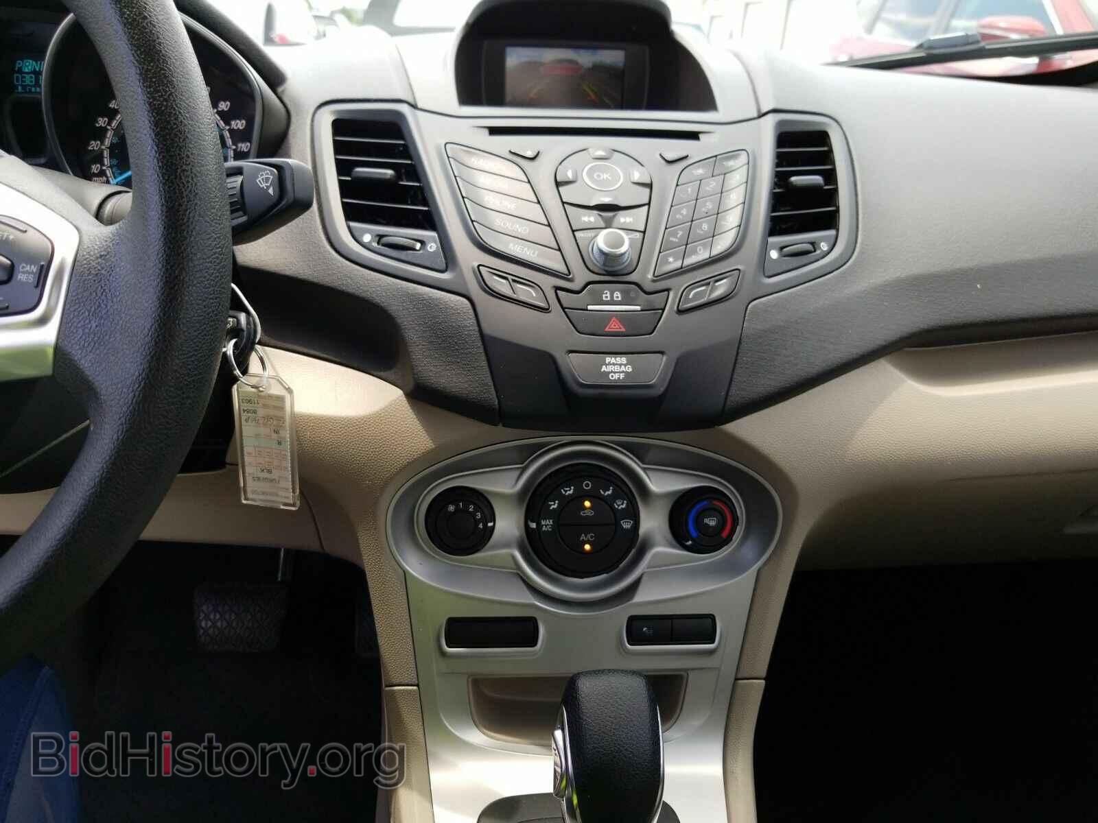 2018 Ford Fiesta - VIN: 3FADP4EJ0JM102134 - Фото 4