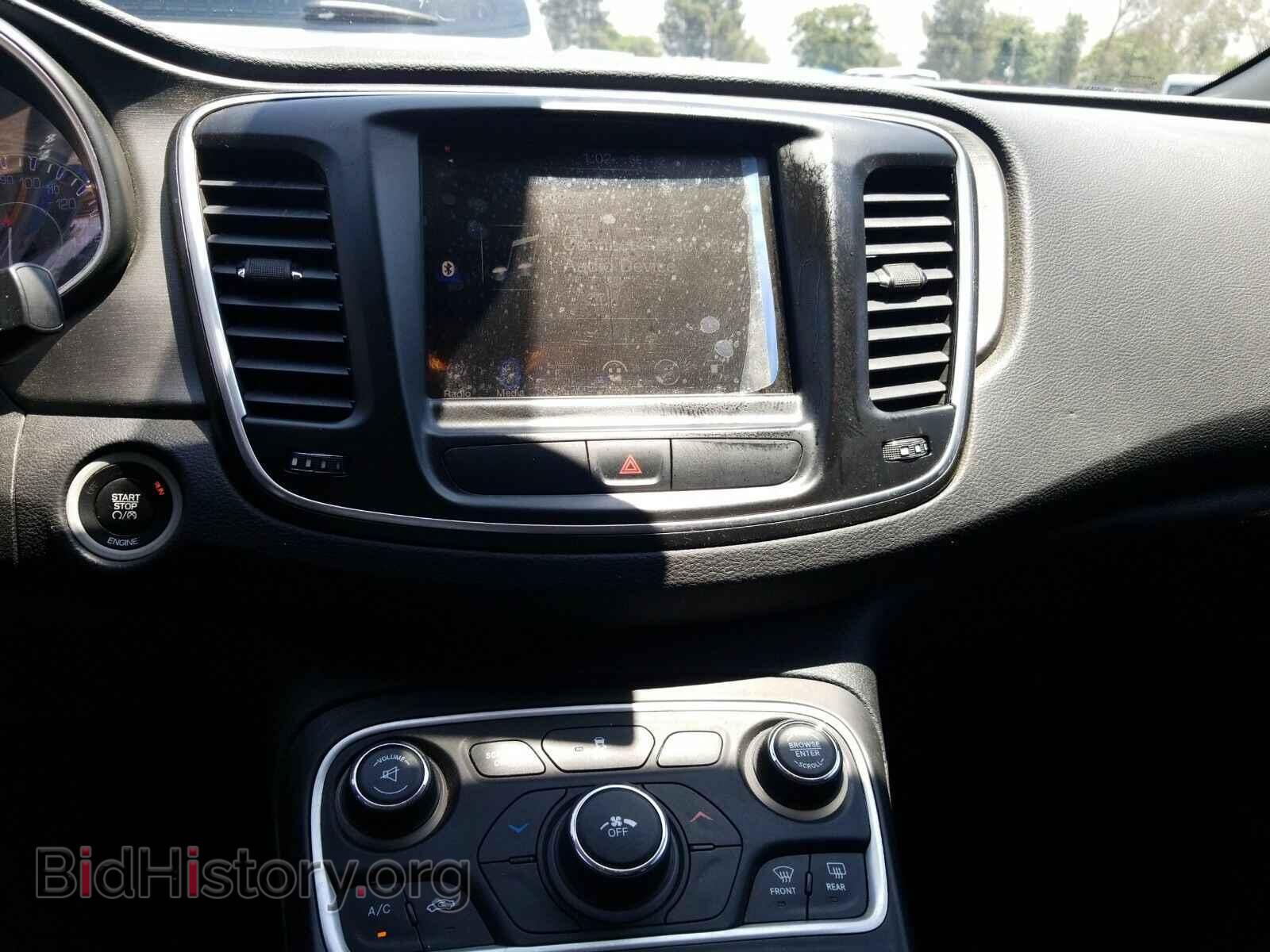 2016 Chrysler 200 - VIN: 1C3CCCAB8GN173143 - Фото 4
