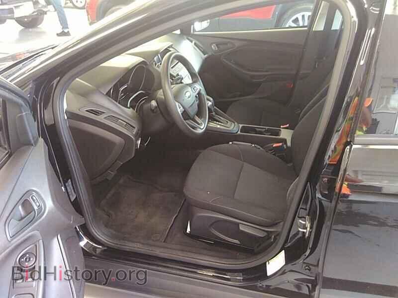 2016 Ford Focus - VIN: 1FADP3E2XGL350162 - Photo 3