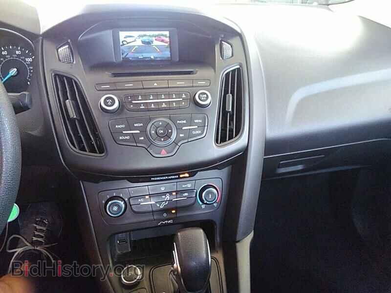 2016 Ford Focus - VIN: 1FADP3E2XGL350162 - Photo 4
