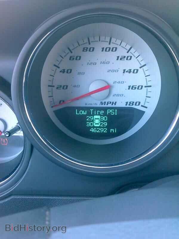 2010 Dodge Challenger - VIN: 2B3CJ7DW4AH119282 - Photo 5