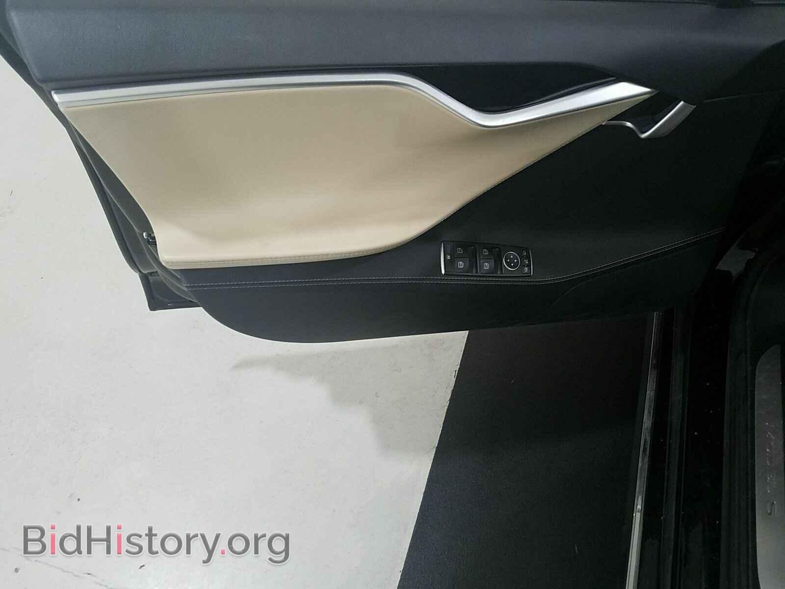 2015 Tesla Model S - VIN: 5YJSA1E24FF106953 - Photo 9