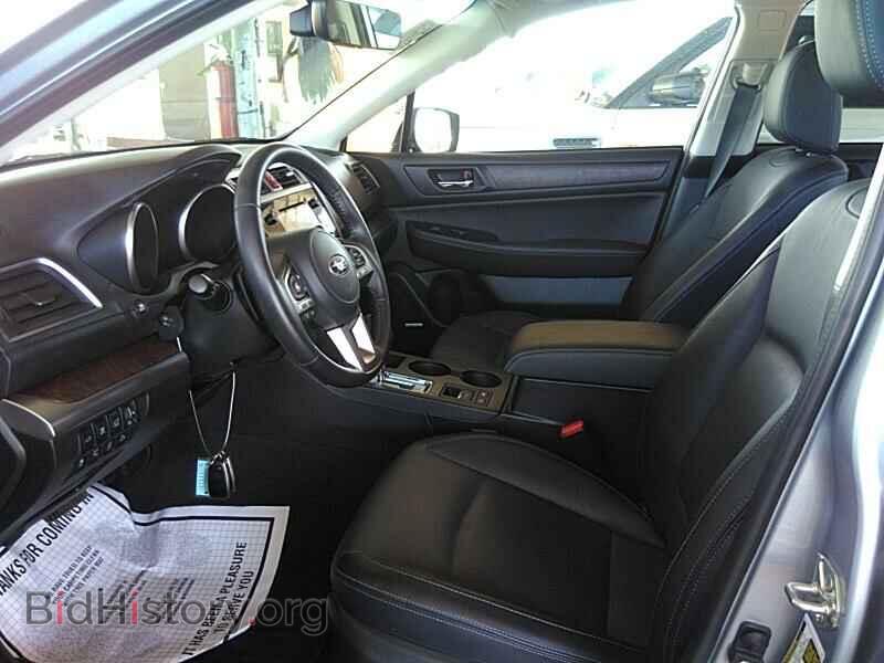 2017 Subaru Outback - VIN: 4S4BSENC7H3390023 - Фото 3