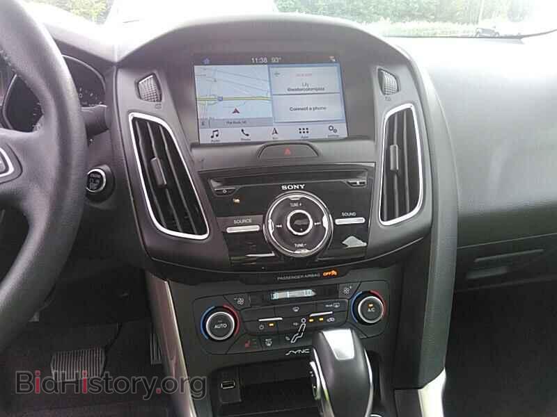 2018 Ford Focus - VIN: 1FADP3J27JL294680 - Фото 4