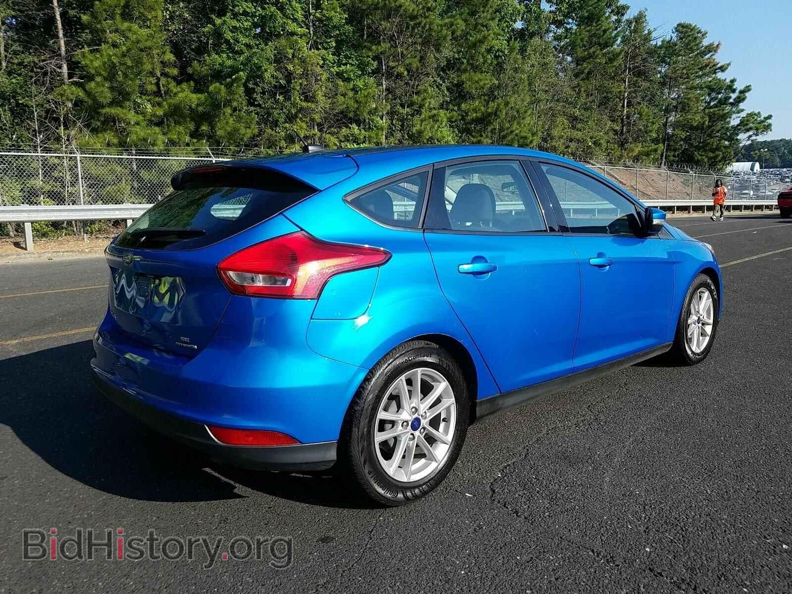 2016 Ford Focus - VIN: 1FADP3K20GL347713 - Photo 2