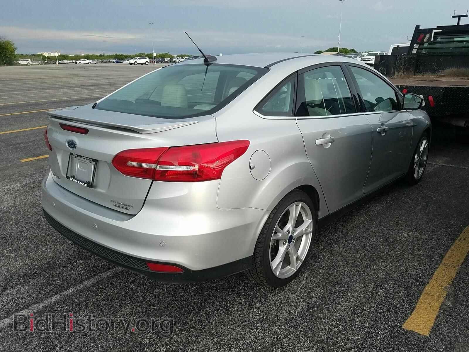 2016 Ford Focus - VIN: 1FADP3J20GL314745 - Фото 2