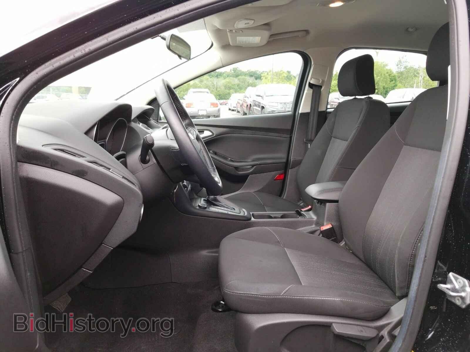 2017 Ford Focus - VIN: 1FADP3K22HL201072 - Фото 3