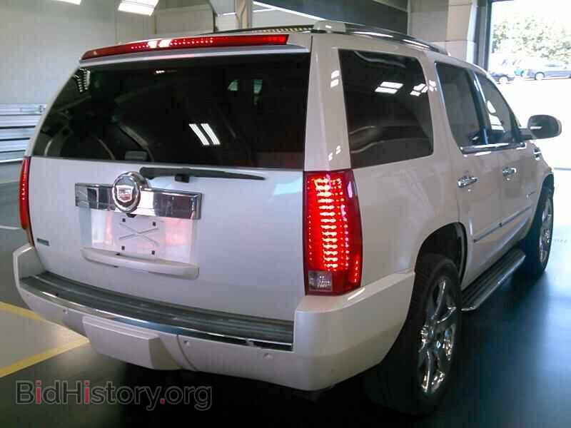 2011 Cadillac Escalade - VIN: 1GYS4BEF8BR143647 - Фото 2