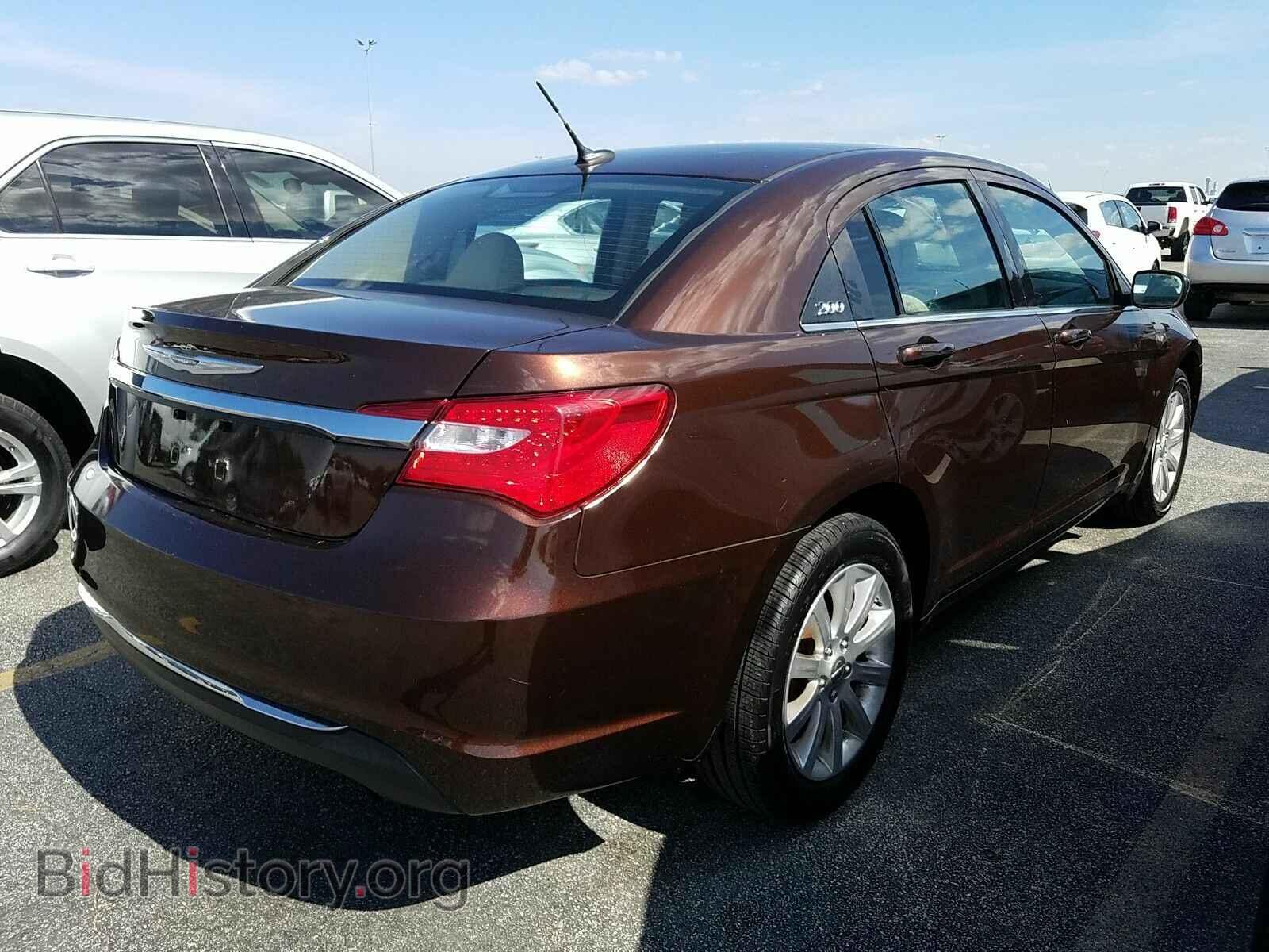 2013 Chrysler 200 - VIN: 1C3CCBBB9DN521956 - Фото 2