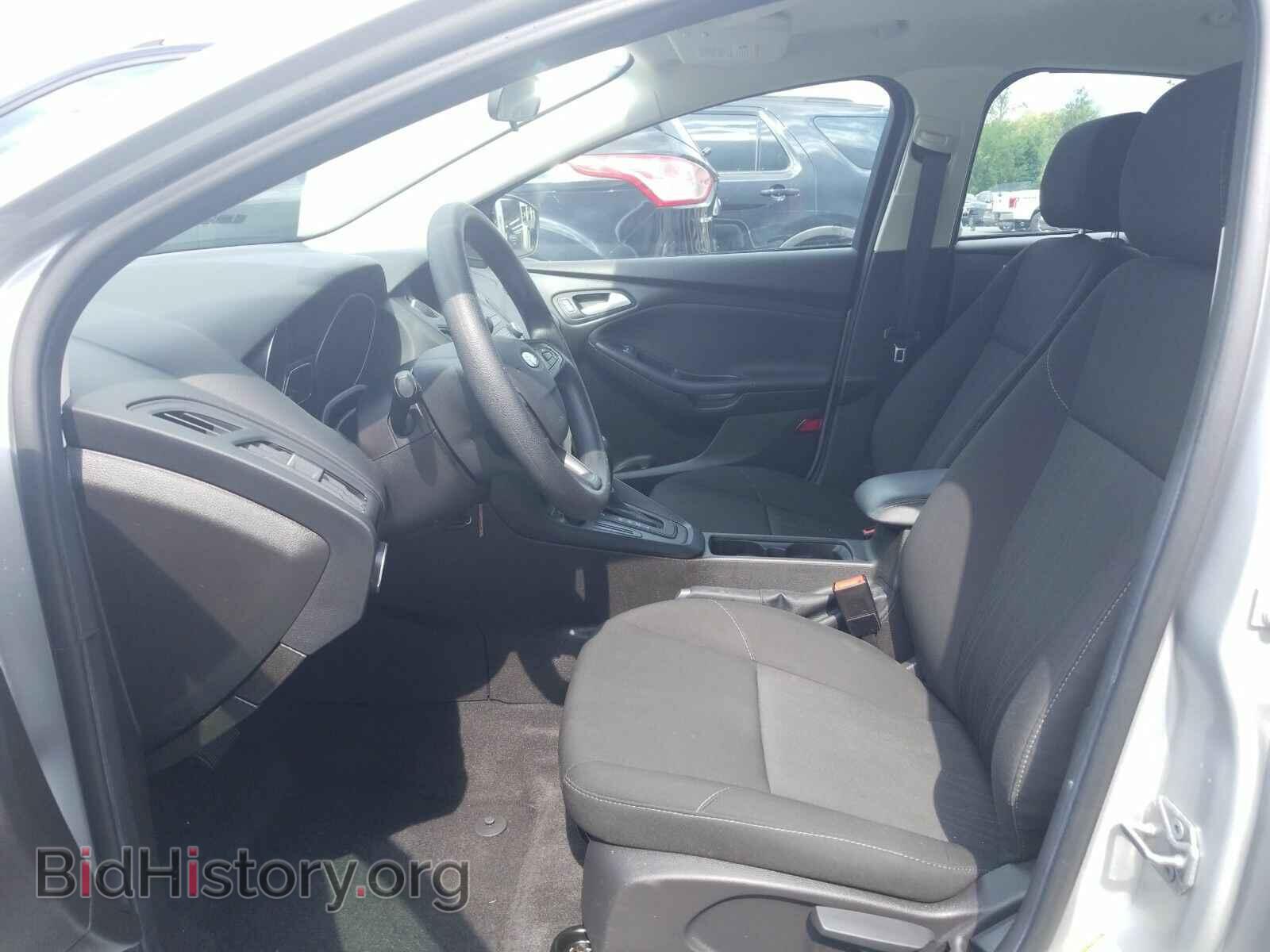 2016 Ford Focus - VIN: 1FADP3F23GL300413 - Фото 3