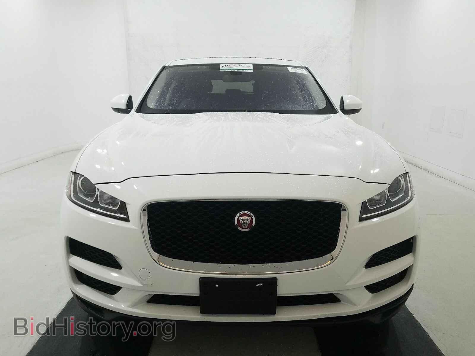 2017 Jaguar F-PACE - VIN: SADCJ2BV9HA069956 - Фото 2