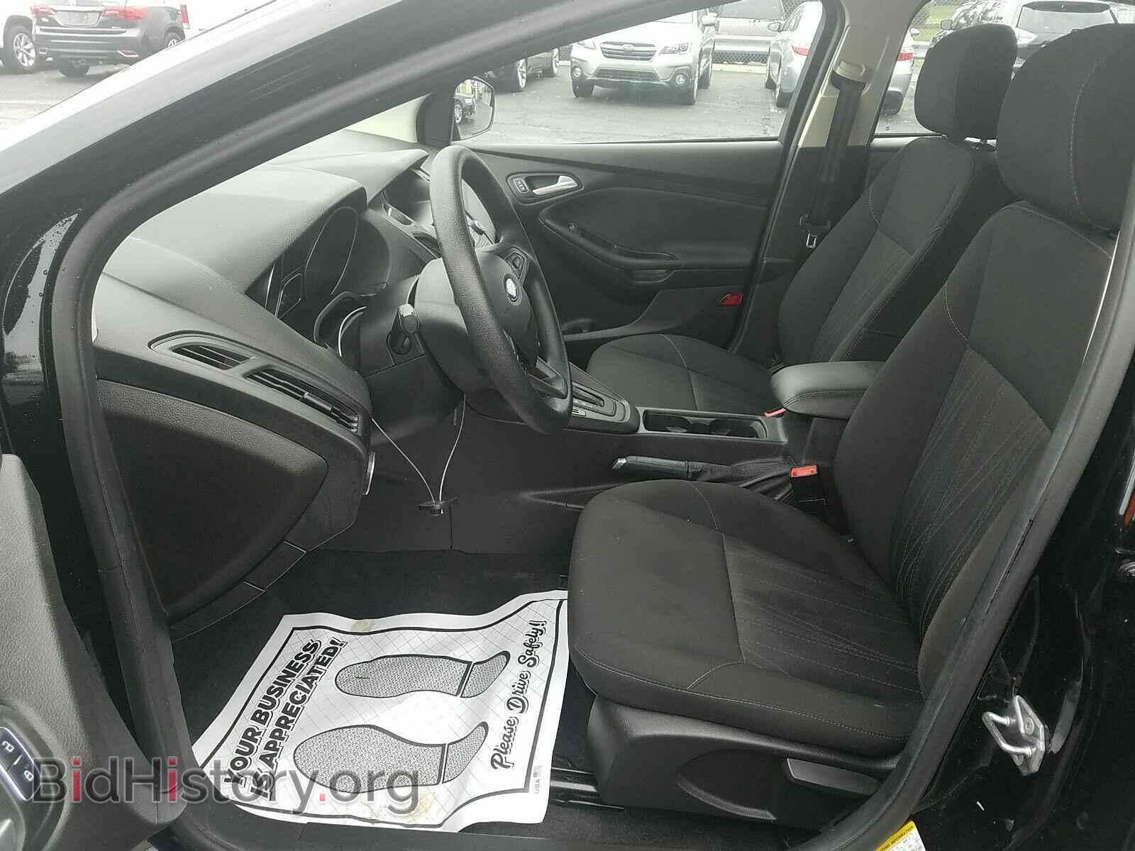 2016 Ford Focus - VIN: 1FADP3F21GL327674 - Фото 3