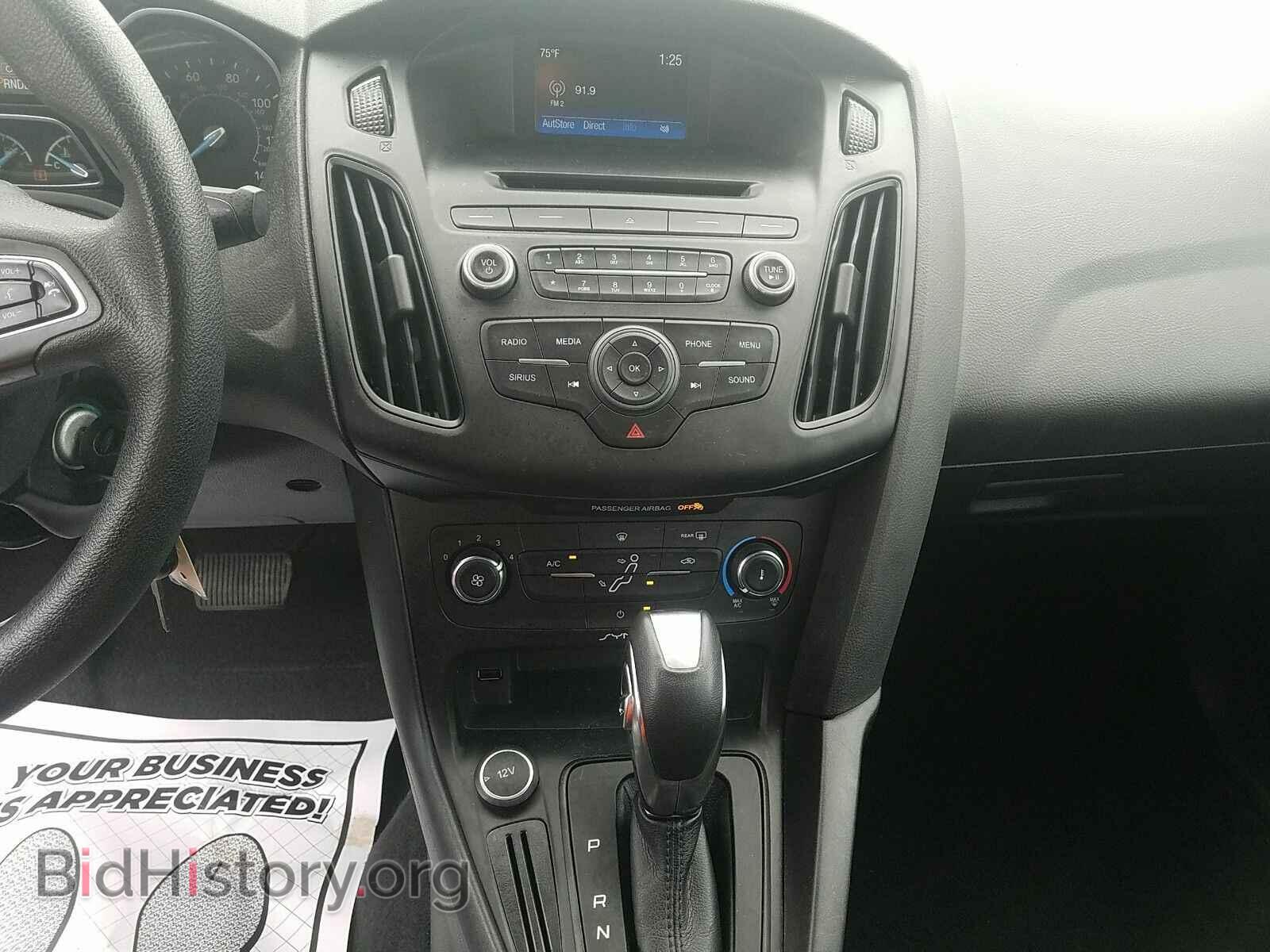 2016 Ford Focus - VIN: 1FADP3F21GL327674 - Фото 4