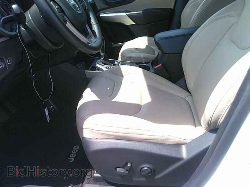 2018 Jeep Cherokee - VIN: 1C4PJLDB1JD572908 - Фото 3
