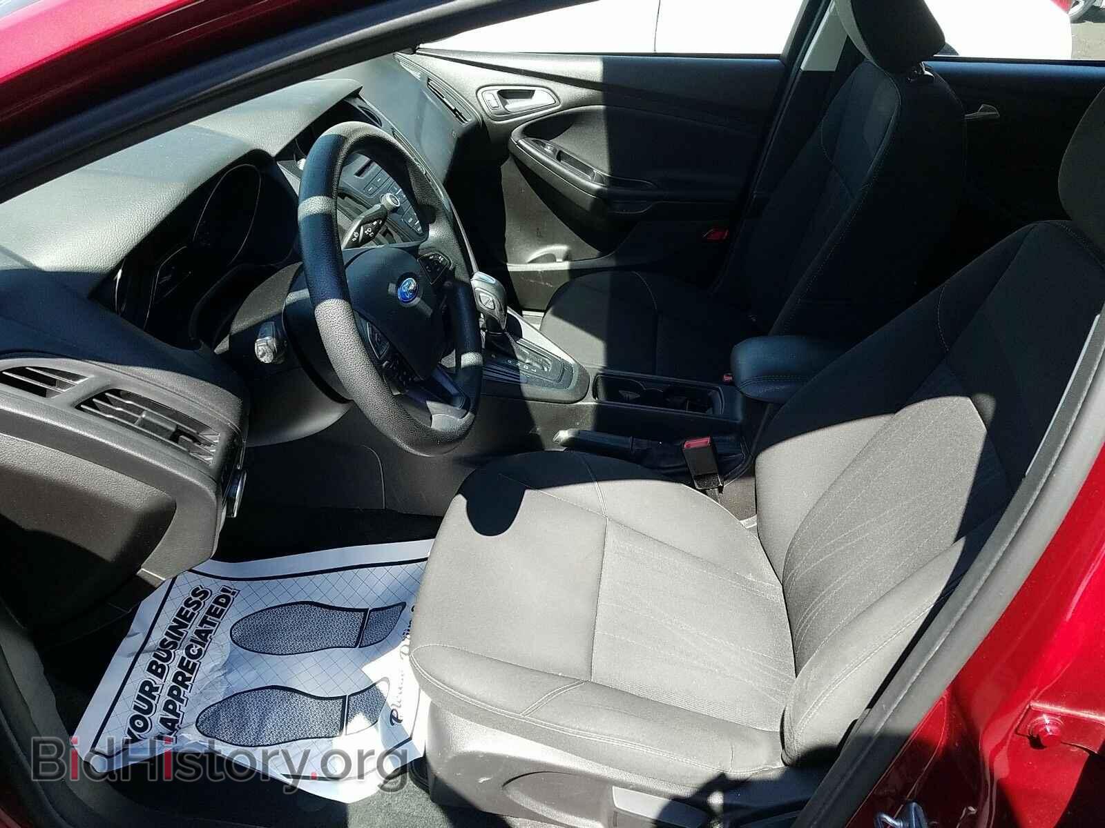 2016 Ford Focus - VIN: 1FADP3F21GL300393 - Фото 3