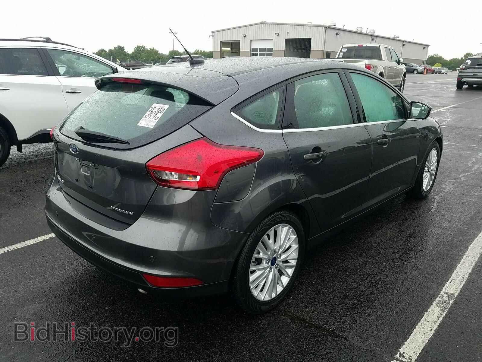 2018 Ford Focus - VIN: 1FADP3N24JL325975 - Photo 2