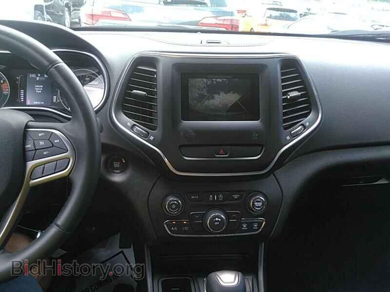 2019 Jeep Cherokee - VIN: 1C4PJLLB4KD154586 - Фото 4