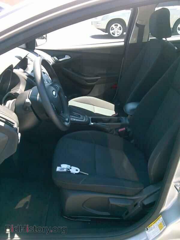 2016 Ford Focus - VIN: 1FADP3F27GL276357 - Фото 3