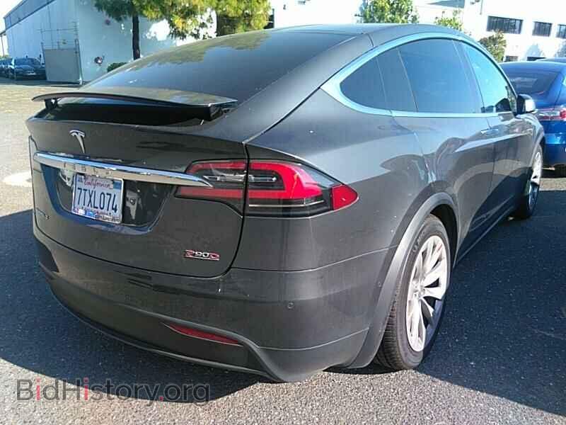 2016 Tesla Model X - VIN: 5YJXCBE4XGF008504 - Фото 2