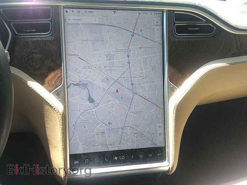 2017 Tesla Model X - VIN: 5YJXCBE23HF052277 - Фото 4