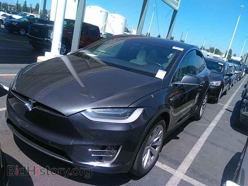 Photo 5YJXCDE22HF060186 - Tesla Model X 2017