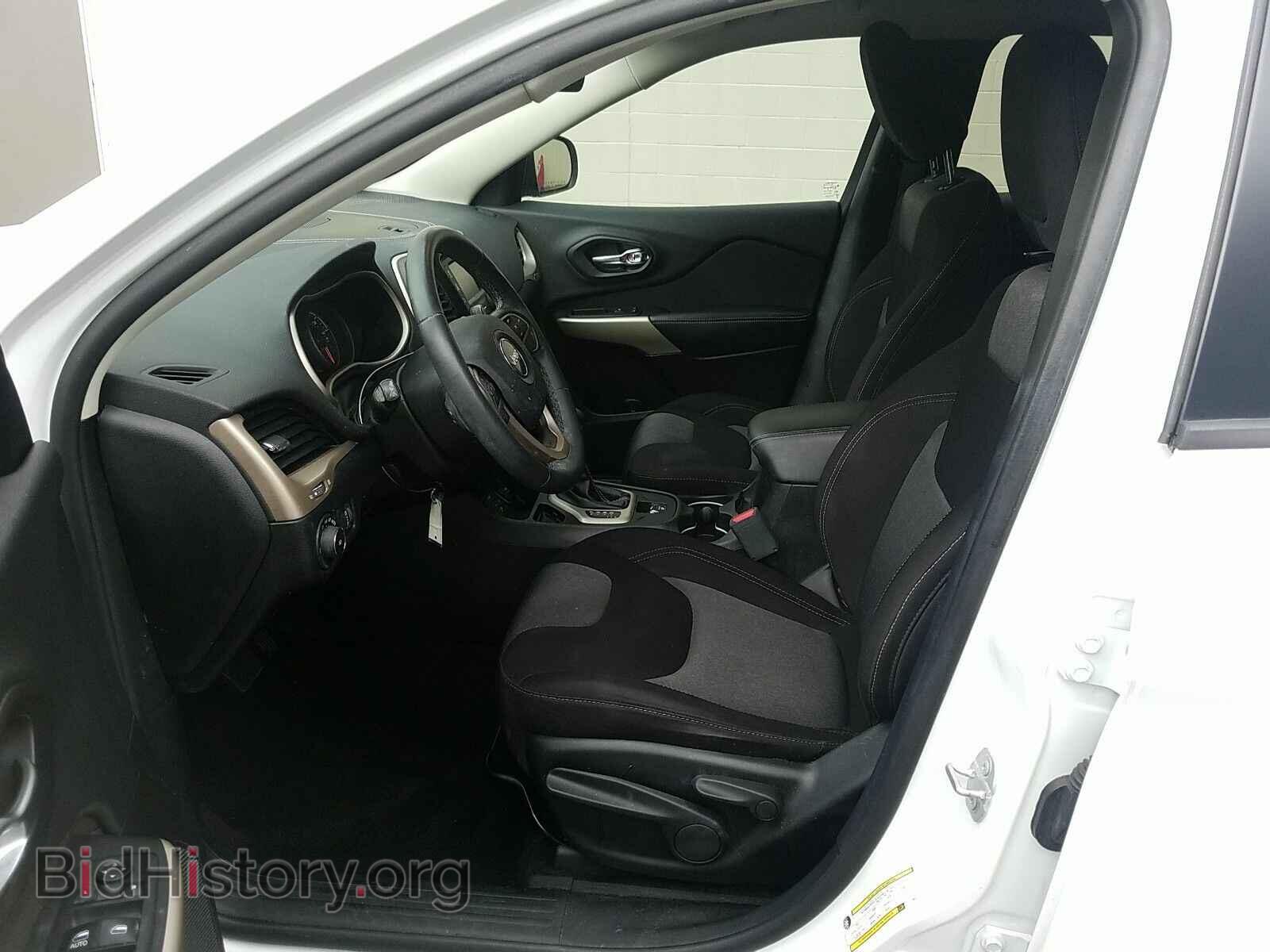 2018 Jeep Cherokee - VIN: 1C4PJLCB1JD557214 - Фото 3