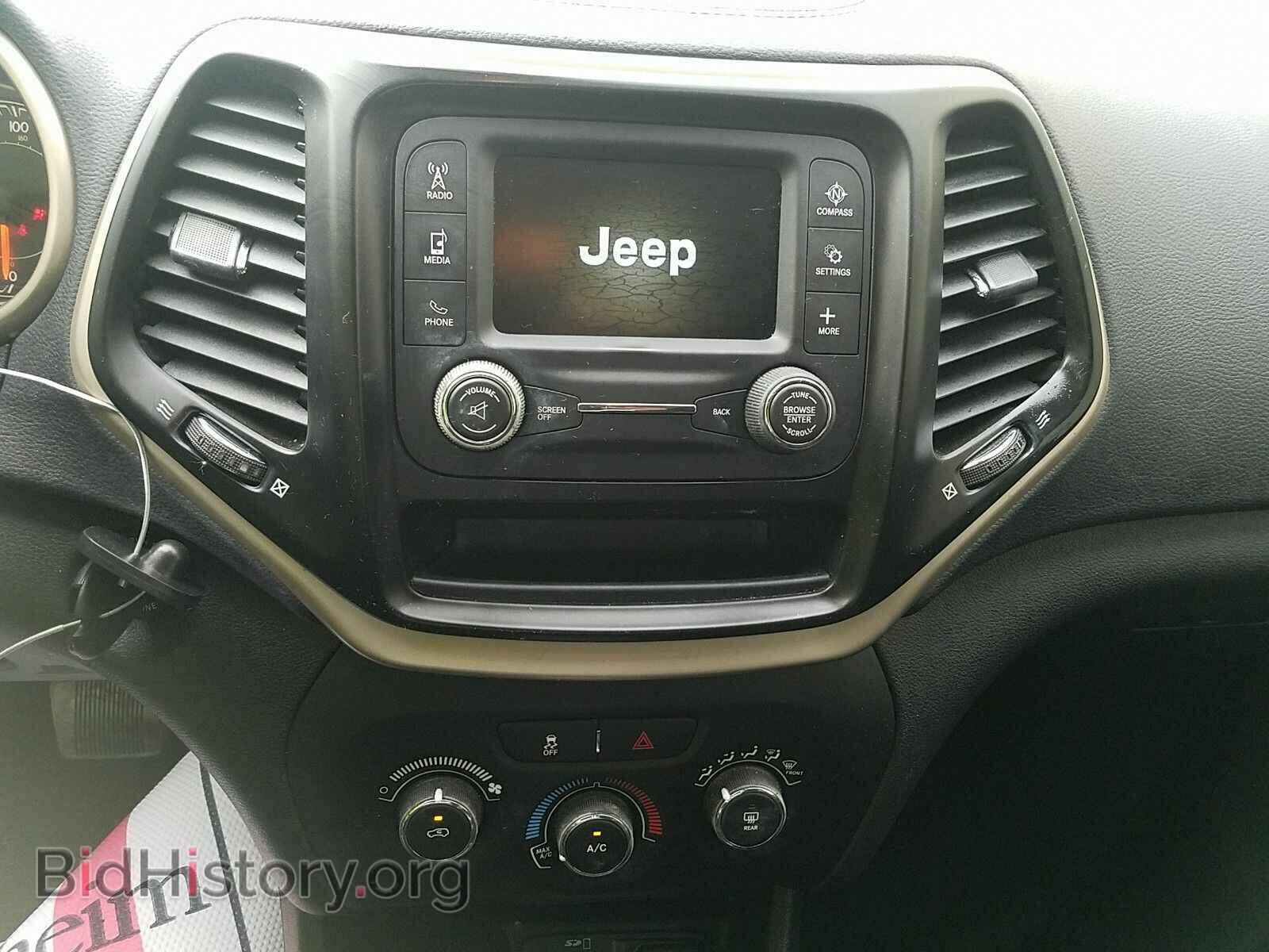 2018 Jeep Cherokee - VIN: 1C4PJLCB1JD557214 - Фото 4