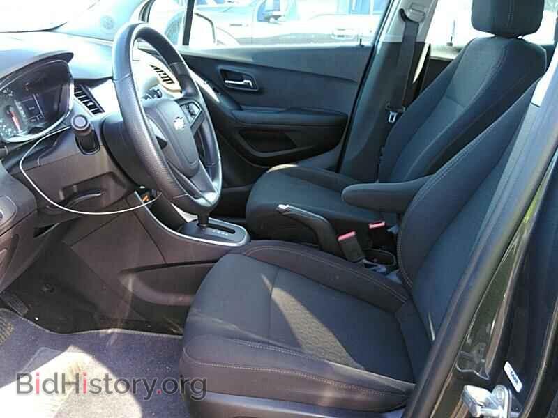 2019 Chevrolet Trax - VIN: 3GNCJKSB3KL157278 - Фото 3