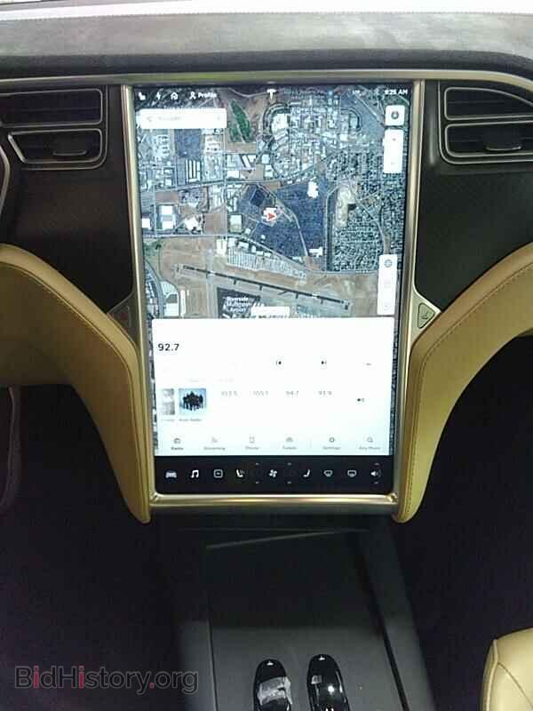 2016 Tesla Model S - VIN: 5YJSA1E2XGF149596 - Photo 4