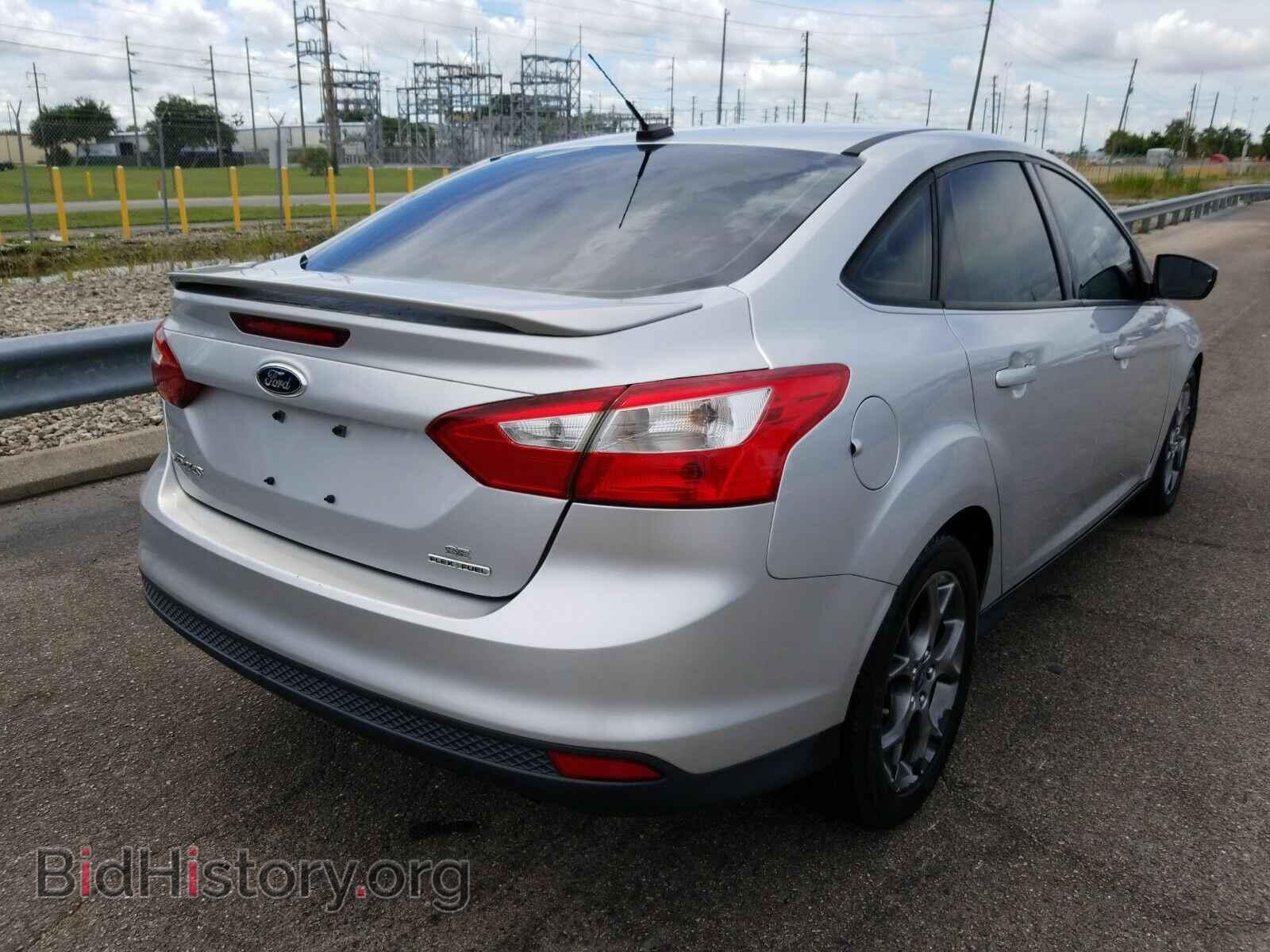 2013 Ford Focus - VIN: 1FADP3F23DL213655 - Photo 2
