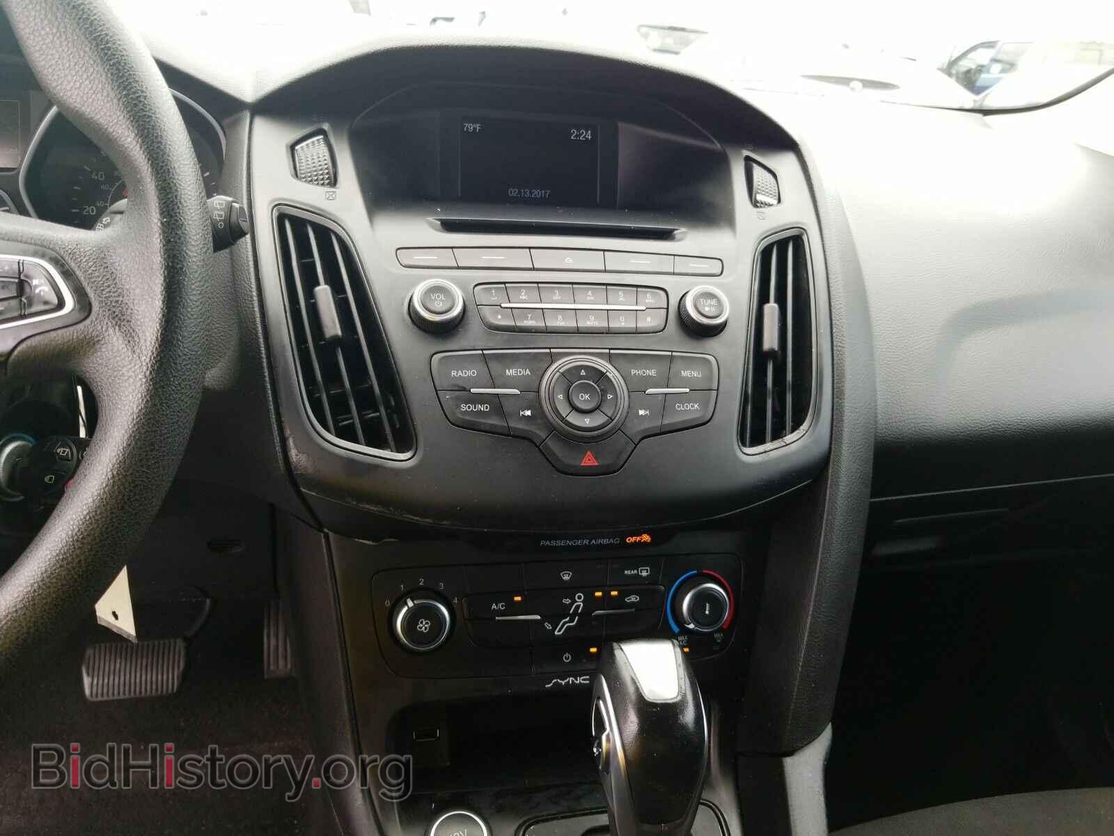 2016 Ford Focus - VIN: 1FADP3K20GL234943 - Фото 4