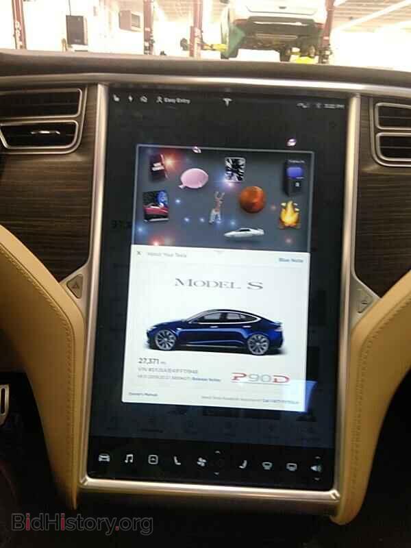 2015 Tesla Model S - VIN: 5YJSA1E41FF111948 - Фото 4
