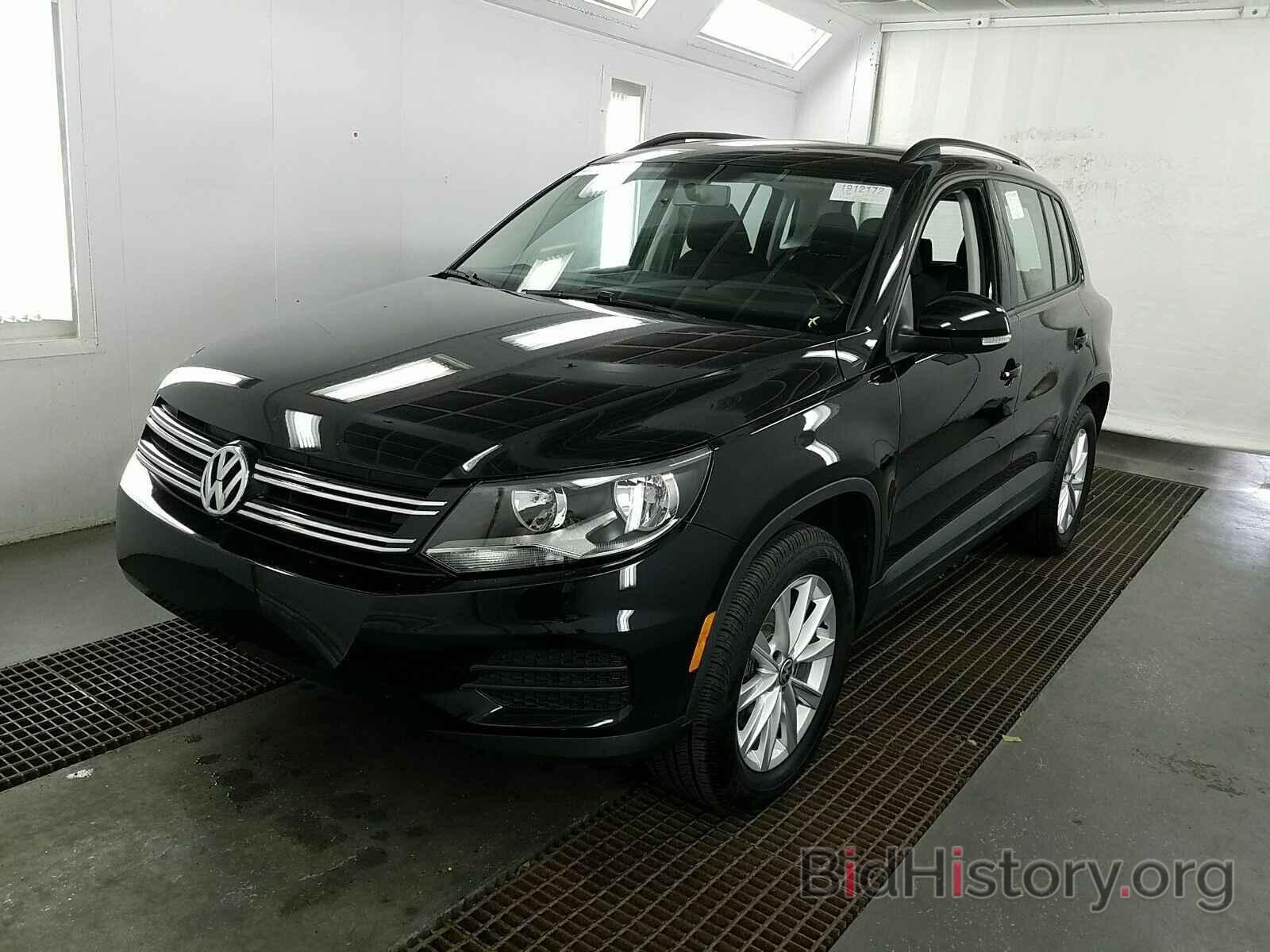 Photo WVGBV7AX4HK051561 - Volkswagen Tiguan Limited 2017